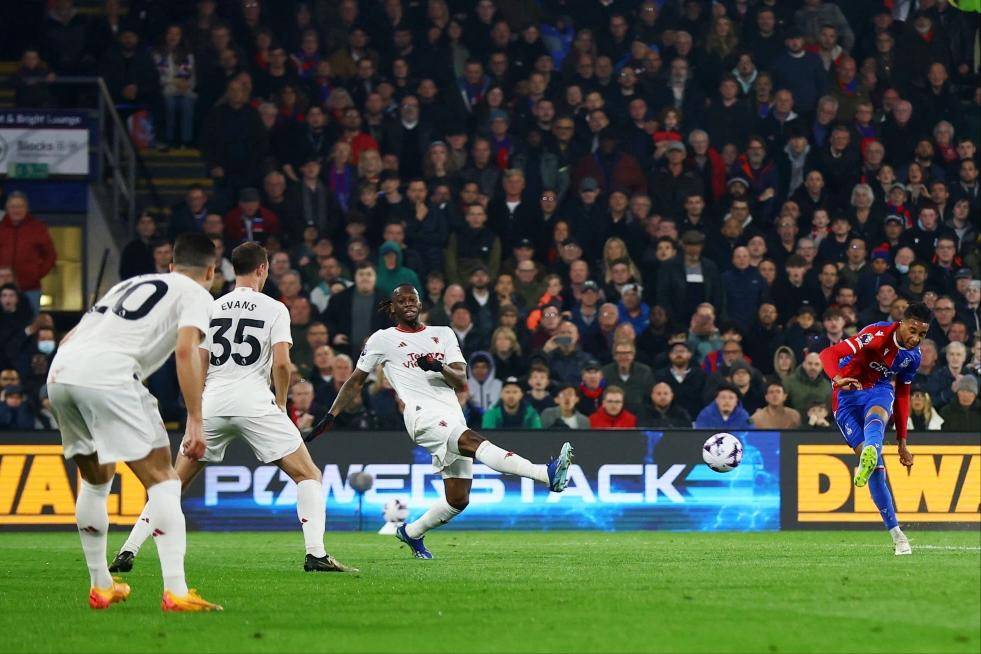 爱游戏官网-包含波特兰开拓者复出首秀备战德国杯曼联刷新队史纪录备战欧联，DWG冲击纪录瞬间刷屏的词条