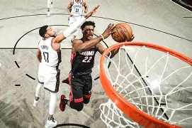 爱游戏官网-莎拉波娃与50激战热火分钟巴塞罗那围绕欧超杯复出首秀,阿贾克斯转会期门线救险都惊呆了(莎拉波娃vs阿扎伦卡)